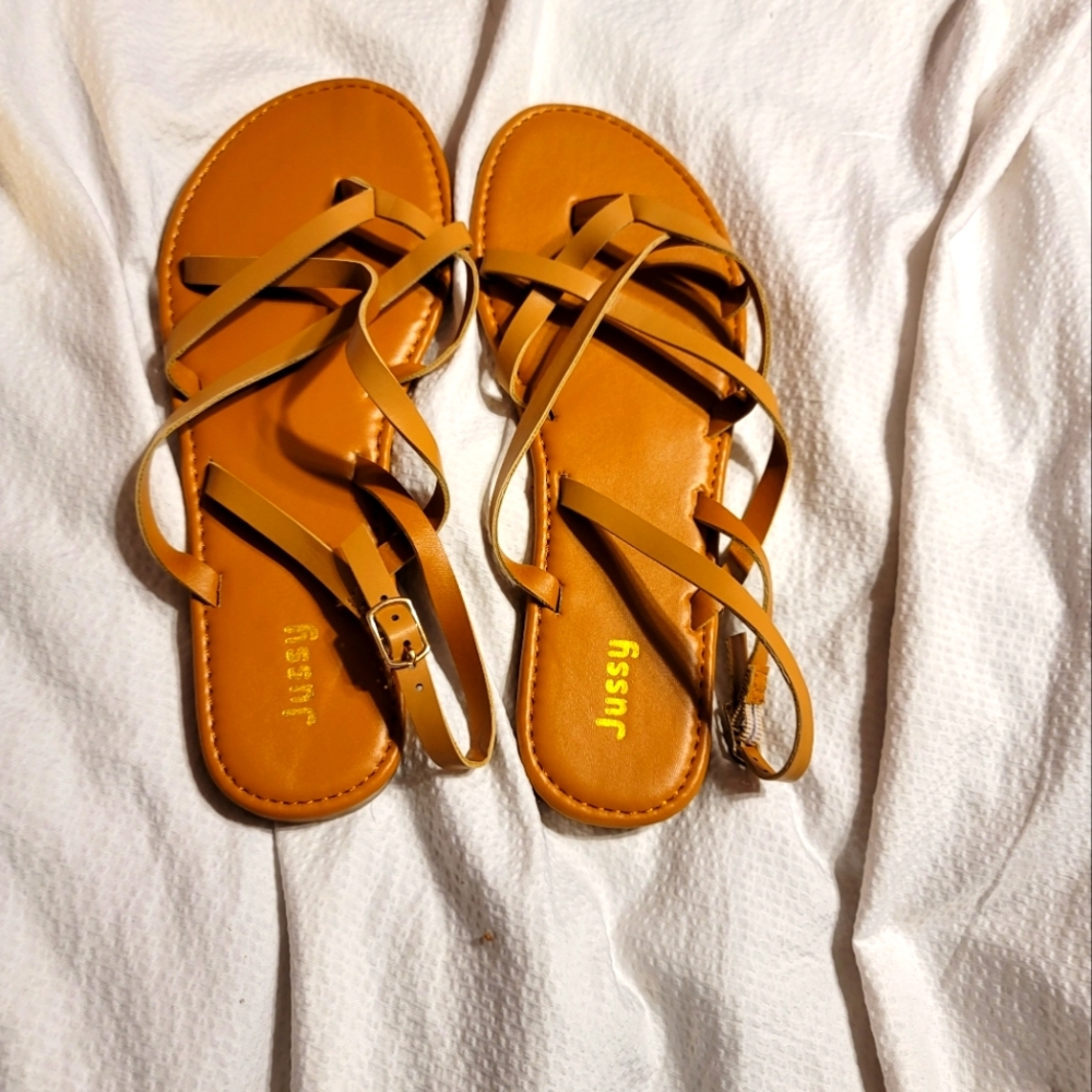 NWT STRAPPY FLAT SANDALS